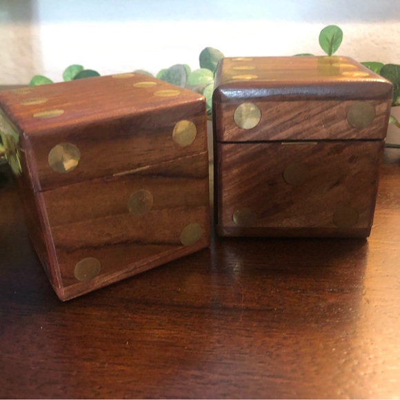 Set of 2 Wooden Dice made in India - Picture 2 of 6